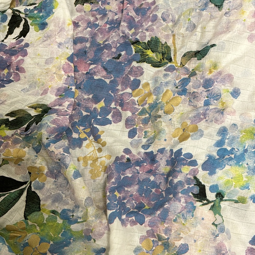 Loulou Lollipop Hydrangea Crib Sheet for Baby Girls - Picture 2 of 6